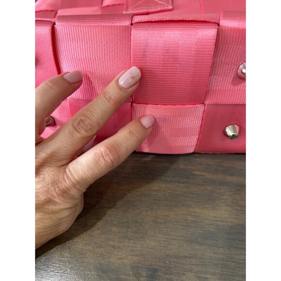 Harvey's Seatbelt Bag Pink With Hearts Lining Handbag Purse - Picture 7 of 11